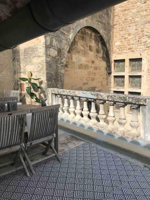 Grand Appartement En Maison De Ville Valreas Exterior photo